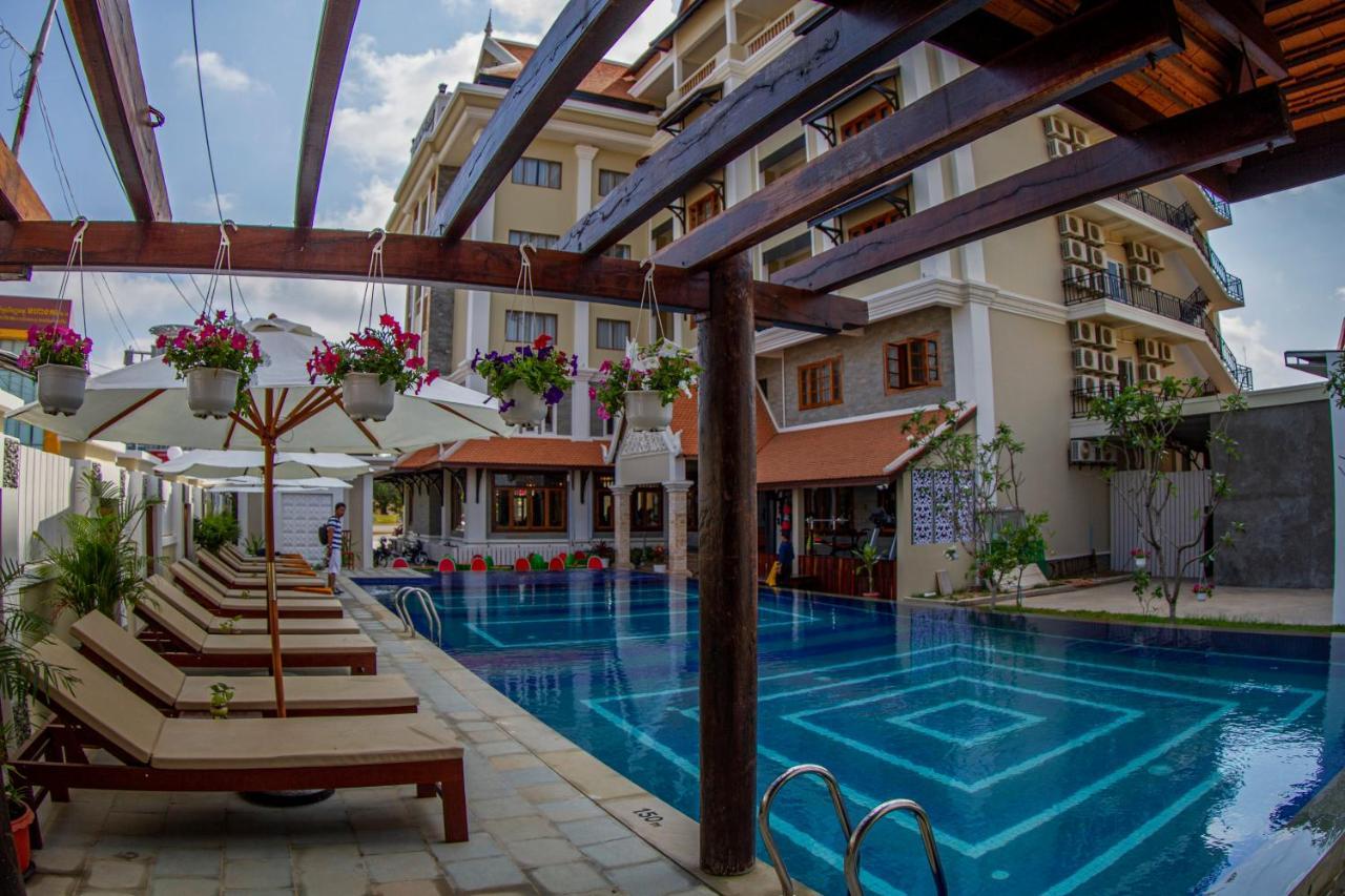 Kampong Thom Palace Hotel Екстер'єр фото