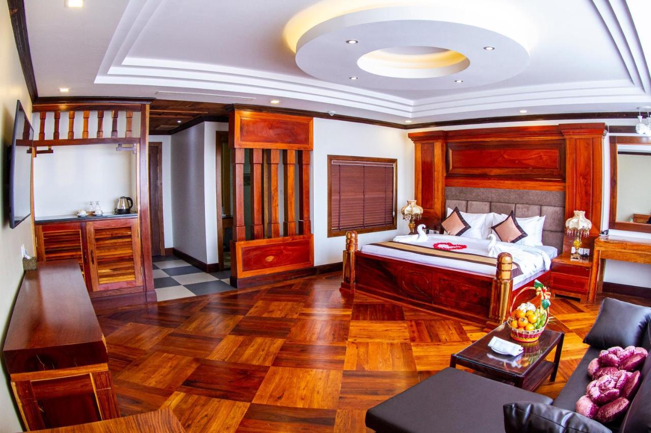 Kampong Thom Palace Hotel Екстер'єр фото