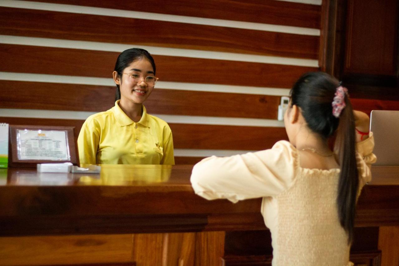 Kampong Thom Palace Hotel Екстер'єр фото